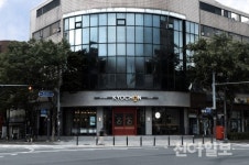 교촌치킨, 젊은 감성 새 BI·SI 공개
