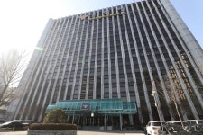 경찰청 본청 코로나19 확진자 발생…13층 폐쇄