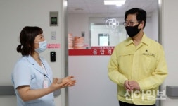 [포토] 양승조 충남도지사, 천안의료원 방문·격려
