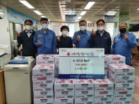포항제철소 화성부, 중앙동행정복지센터 찾아 추석맞이 후원품 기탁