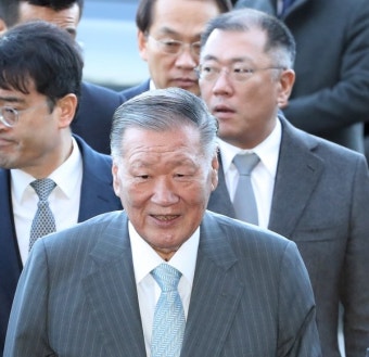 정몽구 회장, '세계 5위' 현대차 넘기고 명예회장 추대