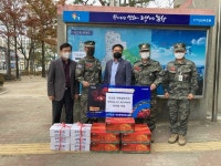 포항시 두호동주민센터, 자매결연부대에 위문품 전달