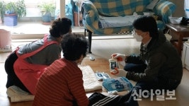 마산합포구 현동, 동절기 맞아 위기가구에 영양죽 전달