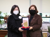 시흥시의회 이금재·송미희 의원, 감사패 수상