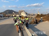 아세아시멘트 제천 공장, 송학면 입석리 일대 환경정화 '구슬땀'