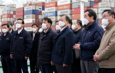 문 대통령, 가덕신공항 특별법 통과 촉구… 지원 아끼지 않겠다