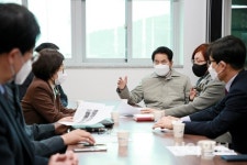 백군기 용인시장, 5일 개교 앞둔 용인다움학교 방문