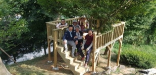 홍성군 홍동중 학부모회, 아이들 위한 숲속 쉼터 재능기부