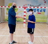 의령 출신 국악인, 관내 학교에 국악복 기증