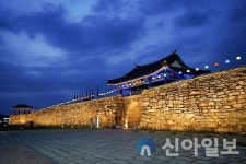 서산 대표 관광지 서해안고속도로 벽화 새겨