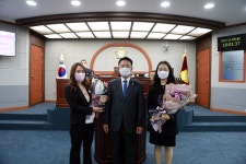 진안군의회, 지방자치발전 유공자 표창장 수여