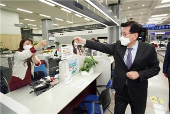 동대문구, 민원공무원 마음 다독이는 일일 DJ 구청장