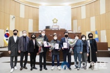 연수구의회, 의회사무국 소속 퇴직공직자에 공로패 수여