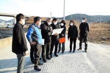 김성호 진해구청장, 웅동수원지 벚꽃단지 개방사업 예정지 방문