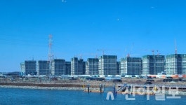 [포토] 서구지역 대단지 아파트 앞 거대 철탑·고압선