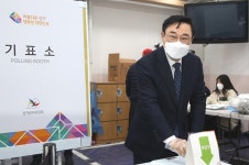 도봉구, 사전투표 마친 이동진 구청장