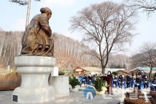 홍천군 여성단체협의회, 고 박정렬 여사 추모제 개최