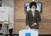 국민의힘 사무총장 그만둔다 한들 노정희 사퇴 압박