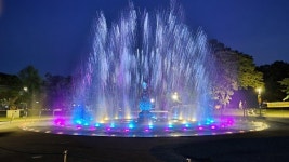 부여군, 구드래 조각공원 음악분수 가동… 다채로운 분수쇼 연출