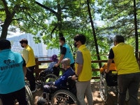 홍천메디칼허브연구소, 무장애나눔길 거북이 걷기대회 자원봉사 참여