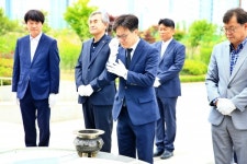 김병수 김포시장 당선자, 마산동 현충탑 참배 