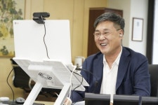 정문헌 종로구청장, ‘줌’으로 어르신 안부 묻는다
