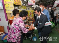 정인화 광양시장, 중마상설시장서 민생경제 청취