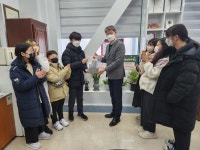 시흥장현초교 전교생, 연성동에 따뜻한 나눔 전해
