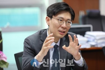 [강민정의 人크레더블] 조정훈 