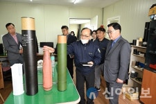 강수현 양주시장, 봉양동 중소기업 2곳 방문
