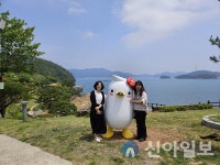 통영시, 민간캐릭터 동백이 조형물 설치 완료