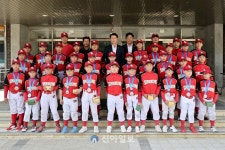 이상래 대전시의회 의장, 전국유소년야구대회 준우승 신흥초 야구부 격려