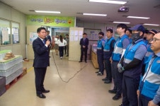 김창규 제천시장, 폭염대비 제천우체국 집배원 격려