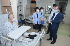 [포토] 홍준표 대구시장, 대구보훈병원 찾아 국가유공자 위문