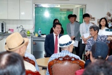 관악구, 어르신들의 건강한 여름을 위해 경로당 110개소 순회 방문