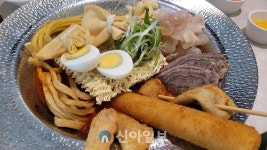 [현장] 분식도 폼나게…두끼 떡볶이의 세련된 변신