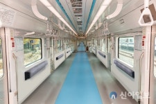 출퇴근 시간 서울 지하철 4·7호선 의자 없는 입석 칸 운영