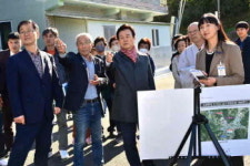 조규일 진주시장, 상봉동 17통 개미골 도로개설 완료 현장 점검
