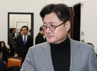홍익표 