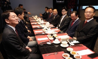 한동훈, 취임 후 3선 중진과 첫 오찬… '2선 후퇴론'엔 선 긋기
