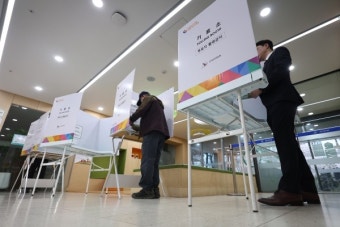22대 총선 첫날 8시 사전투표율 1.25%… 지난 대선보다 0.05% 높아