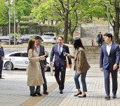 [포토] 이혼 소송 항소심 2차 변론 출석하는 최태원·노소영