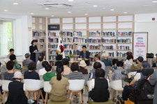 군포시, ‘찾아가는 이동시장실’ 산본도서관에서 열려