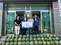 운문면, 무더운 여름 초복 맞이 마을회관 수박 나눔