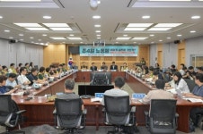 주 4일제 미룰 수 없어… 전체 노동시간 컨트롤 중요