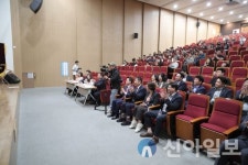 육동한 춘천시장, 제1회 청소년 스피치 대회 시상