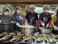 포항대학 급식소 | 김응수 포항 북구청장, 무료급식소 배식봉사 활동