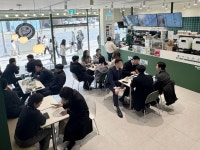백억커피, 카페 시장 변화에 따라 ‘홀 강화’ 전략 내세워