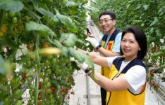김기원 맥도날드 대표, 발달장애청년 자립농장서 봉사활동