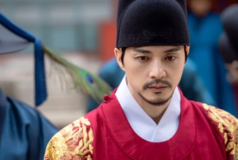 김지훈, 귀궁에서 첫 왕 역할 도전하며 다면적 연기 변신